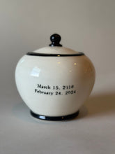 Load image into Gallery viewer, Pet Urn