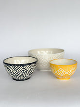 Load image into Gallery viewer, Nesting Zulu Bowls - Multi Color