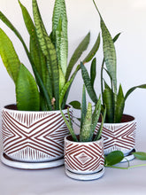 Load image into Gallery viewer, Alabaster Zulu Planters - Brown Clay