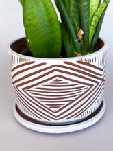 Load image into Gallery viewer, Alabaster Zulu Planters - Brown Clay
