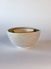 Load image into Gallery viewer, Nesting Zulu Bowls - Multi Color
