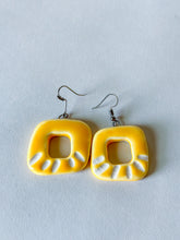 Load image into Gallery viewer, Square Earring - Yellow
