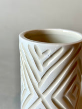 Load image into Gallery viewer, *Flawed Alabaster Accessory Cup - Cracked
