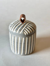 Load image into Gallery viewer, *Flawed Grey Lidded Jar - Short Crack w/ Gold Luster
