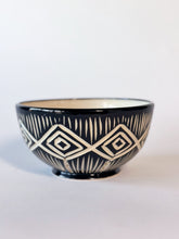 Load image into Gallery viewer, Large Zulu Berry Bowl - Nigerian Gateway
