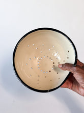 Load image into Gallery viewer, Zulu Berry Bowl - w/ Thumb grip #4
