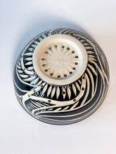 Load image into Gallery viewer, Zulu Berry Bowl - w/ Thumb grip #4

