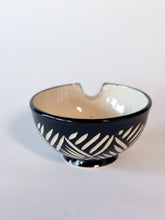 Load image into Gallery viewer, Zulu Berry Bowl - w/ Thumb grip #2
