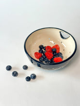 Load image into Gallery viewer, Zulu Berry Bowl - w/ Thumb grip #3 - Made-to-Order
