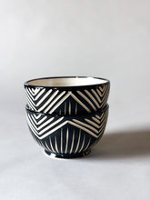 Load image into Gallery viewer, Onyx Zulu Bowl 1
