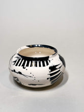 Load image into Gallery viewer, Short Splash Vase- White Clay
