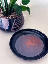 Load image into Gallery viewer, Medium Black DesertScape Planter - Brown Clay
