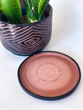 Load image into Gallery viewer, Onyx Zulu Planters - Brown Clay
