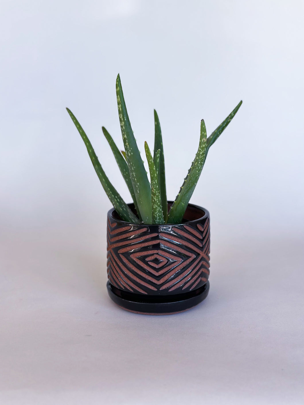 Onyx Zulu Planters - Brown Clay
