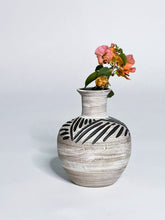 Load image into Gallery viewer, Small Zulu Vase - Black
