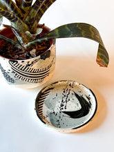 Load image into Gallery viewer, Granite - Medium Planter w/ Plate - Made to Order
